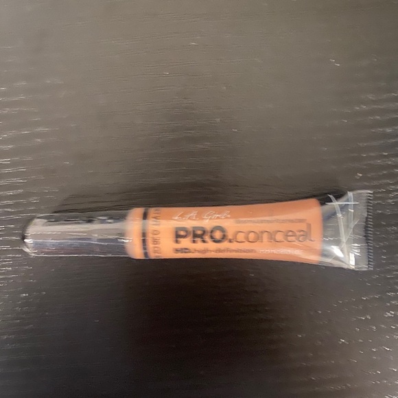 L.A. Girl Pro Conceal HD Peach Corrector, 0.28 Ounce - Picture 2 of 4